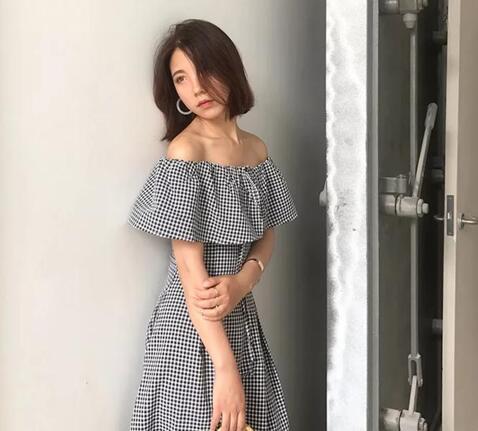 格子裙搭配什么衣服