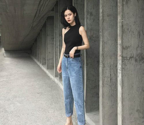休闲牛仔上衣搭配什么裤子好看