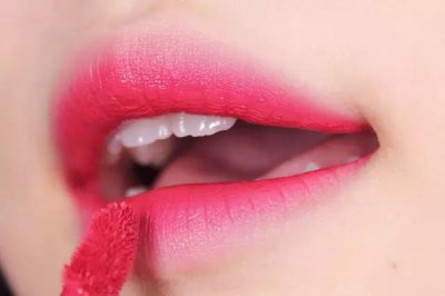 嘴唇唇纹很深是什么原因？ 如何淡化唇纹？