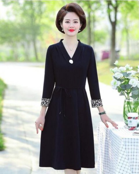 50岁的女人穿什么裙子最好看？
