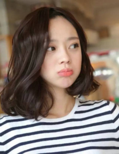 最自然的梨花烫几个卷 怎么卷发不显老