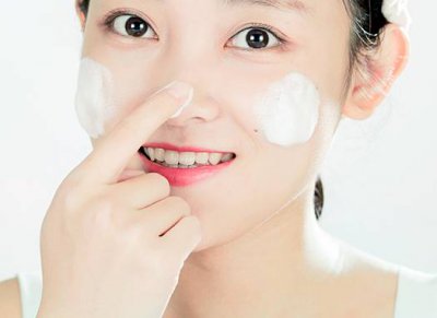 氨基酸洗面奶有哪些护肤功效与作用 氨基酸洗面奶的功效与作用