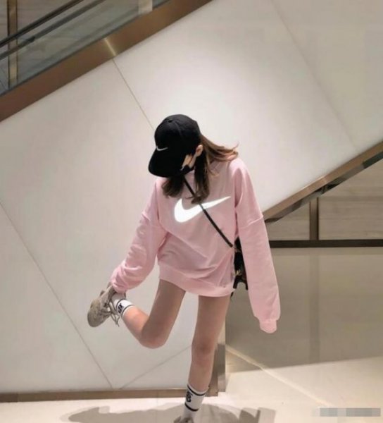 粉色衣服配什么颜色好看？