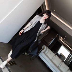 如何搭配吊带裙 吊带裙怎么搭配衣服图片？