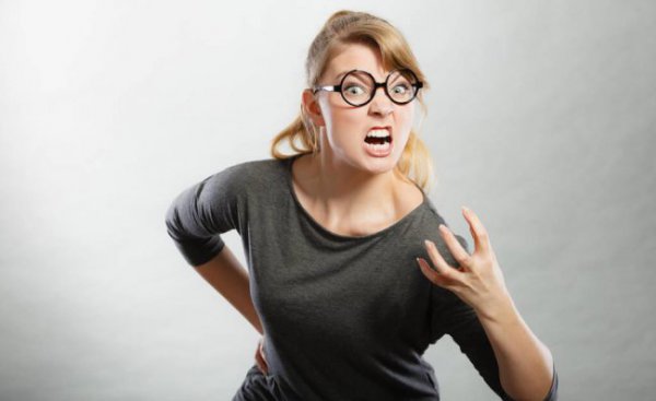 女人低情商没脑子的表现