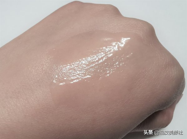 Olay小白瓶和欧莱雅小黑瓶哪个好