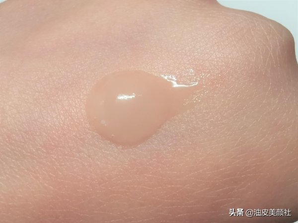 Olay小白瓶和欧莱雅小黑瓶哪个好