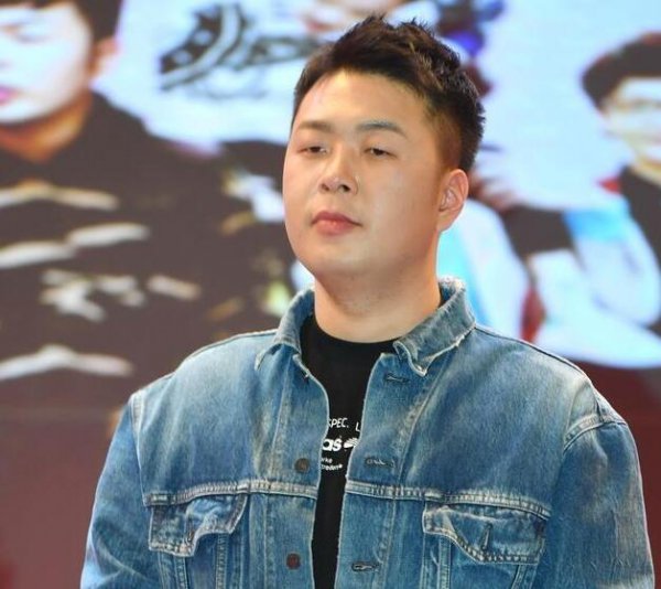 男生小眼睛变大的方法有哪些