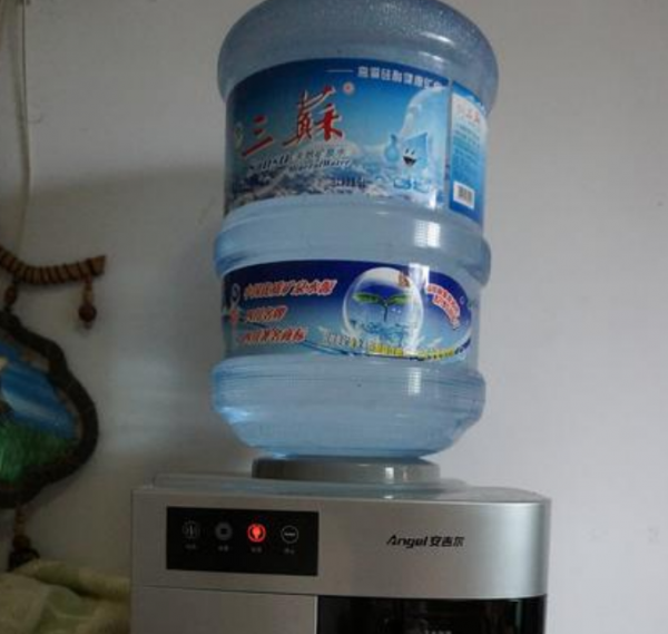 新买的饮水机有塑料味怎么办