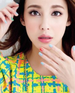 双层圆点指甲彩绘教程简单易上手