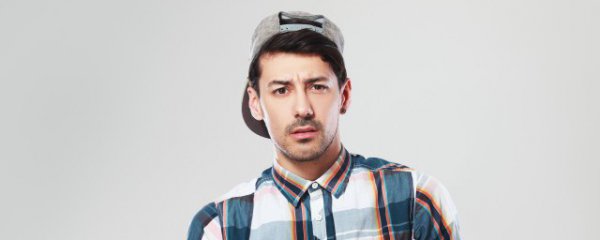 脸小的男人戴什么帽子