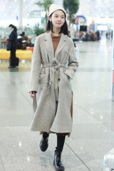 针织帽搭配什么衣服好看？