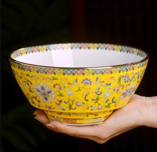 珐琅彩瓷器和粉彩瓷器的区别 珐琅彩瓷器有哪些特征