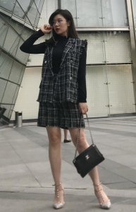 黑色衣服怎么穿搭图片 黑色衣服怎么搭配图片