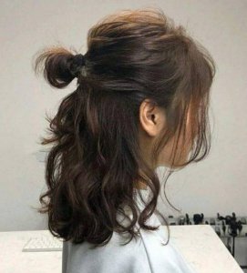 烫的头发不喜欢怎么弄直 头发烫后悔了洗直好还是拉直好
