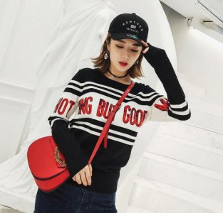 秋天怎样简单搭配衣服 秋天怎么搭配衣服好看图片