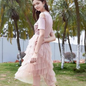 裙子穿多长显腿长 穿什么裙子显腿长？