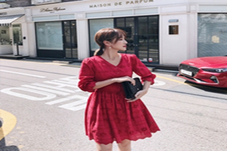 红色裙子配什么衣服最好看？