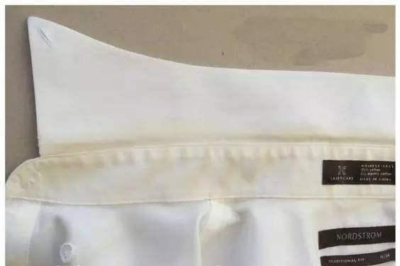 白色衣服被染色了怎么办