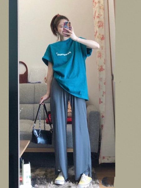 孔雀蓝显黑还是显白好看