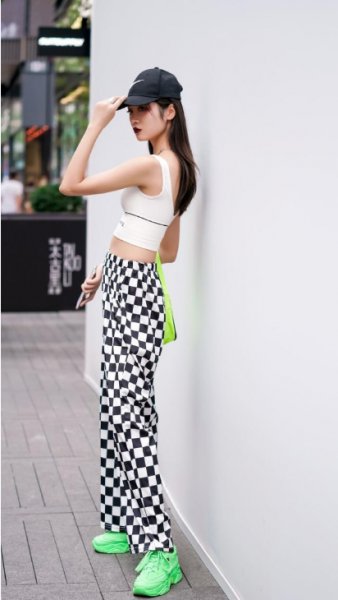 绿色鞋子怎么搭配裤子