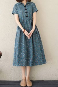 小个子适合穿碎花连衣裙吗 小碎花连衣裙适合什么样的人