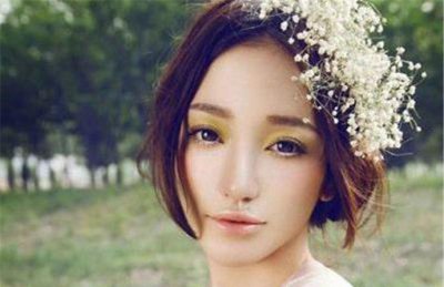 伴娘发型有哪些 伴娘扎这样的发型既低调又好看