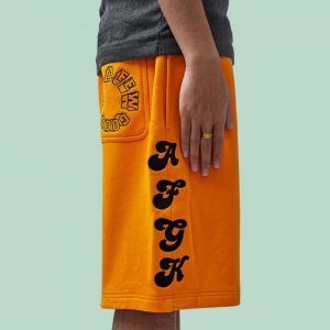 橙色五分裤怎么搭配 工装五分裤怎么搭配