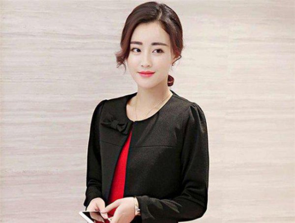 短款小西装怎么搭配图片女