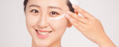 眼霜和眼霜精华的使用顺序 眼部精华液和眼霜的正确使用顺序