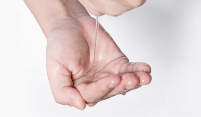 敷完面膜用洗面奶还是清水洗脸好 敷完面膜可以用清水洗脸吗