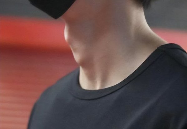 为什么男生的喉结不能摸