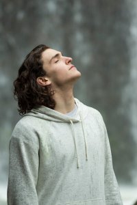​如何自己剪短发图解 初学者剪发基本手法
