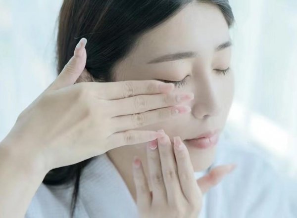 50岁女人如何挑精华液