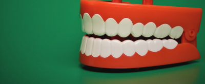 在家怎么美白牙齿 牙齿变黄的原因