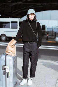 秋天一般穿什么衣服？ 秋天一般穿什么衣服和裤子
