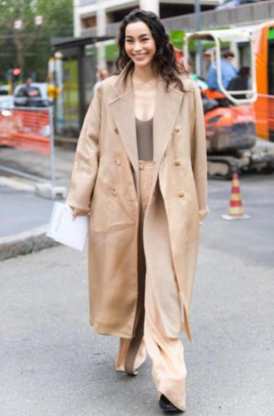50岁女人穿什么颜色的衣服好？