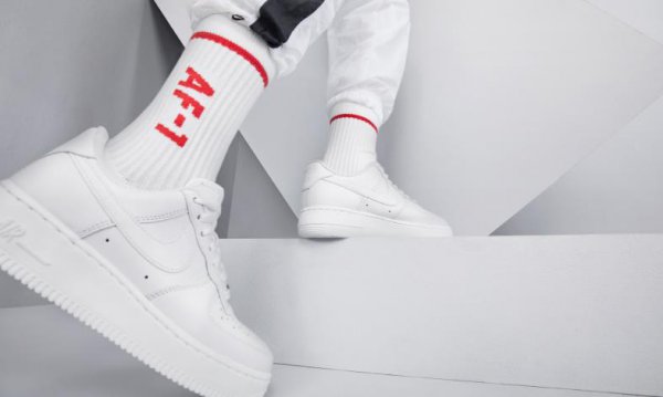 nike空军一号小银钩真假