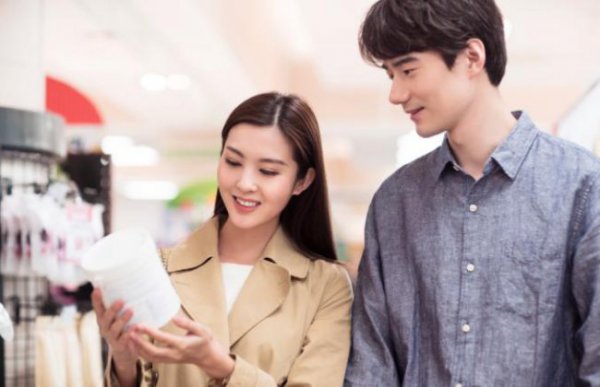 女人和男人谁更怀念初恋情人