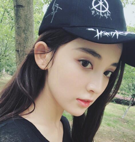 脸大的女生戴什么帽子