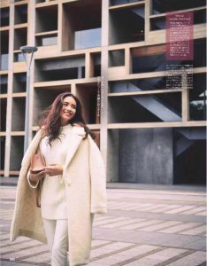 白色的外套配里面什么衣服？ 白色衣服外面配什么颜色外套