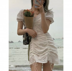 无袖连衣裙怎么穿搭 手臂粗怎么穿无袖连衣裙