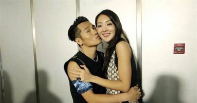 曹格吴速玲分居 女方带儿女搬入新家