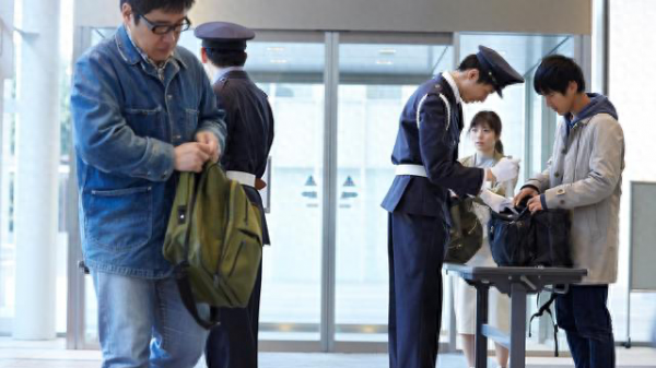 国际航班托运行李箱尺寸及重量标准要求