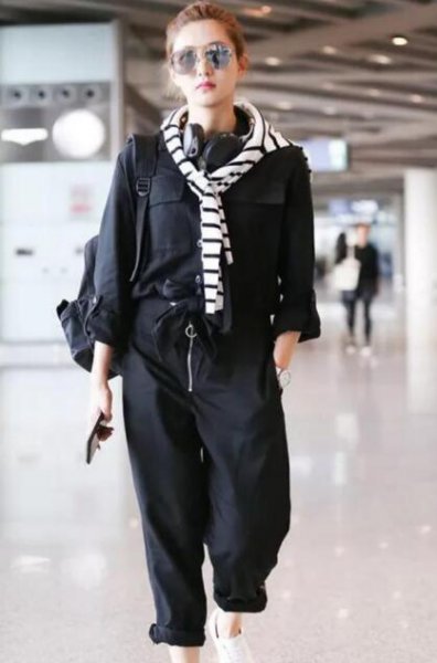 休闲裤搭配什么衣服好看