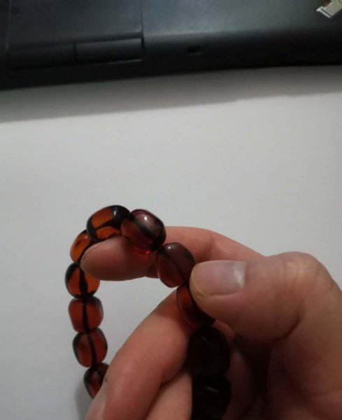 血琥珀真假鉴别技巧