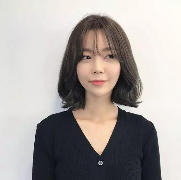 太阳穴凹陷适合什么发型