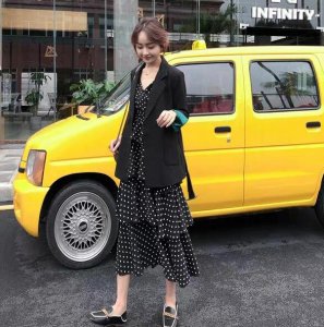 连衣裙搭配什么外套好看夏天 夏季连衣裙搭配什么外套好看