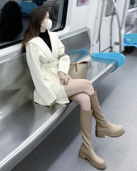 短款大衣怎么搭配