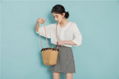 女士半身裙穿搭技巧 半身裙怎么挑选技巧？